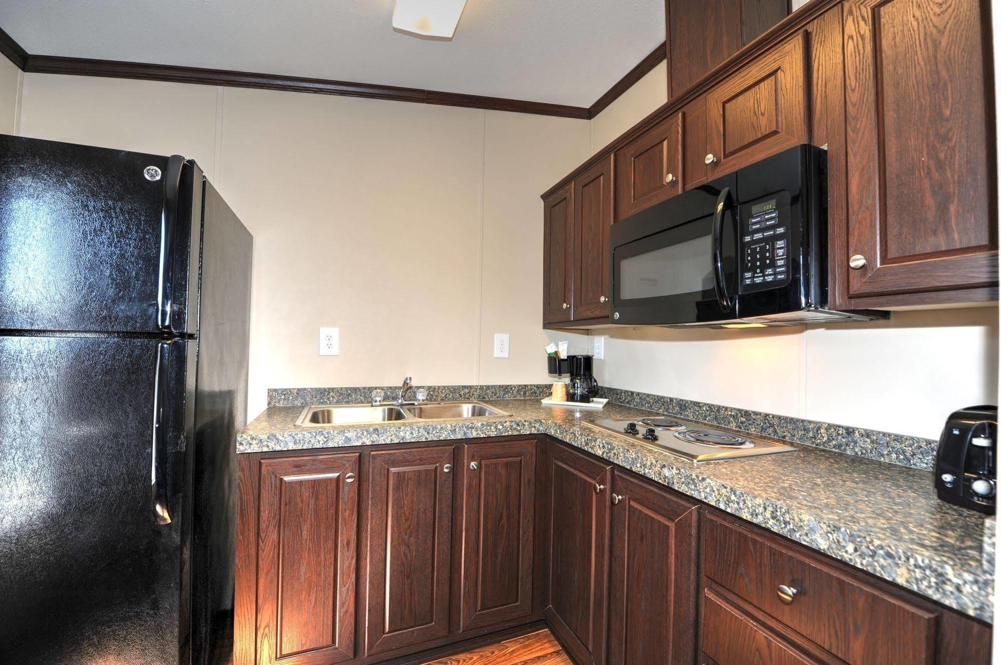 Instalodge Hotel And Suites Karnes City ภายนอก รูปภาพ
